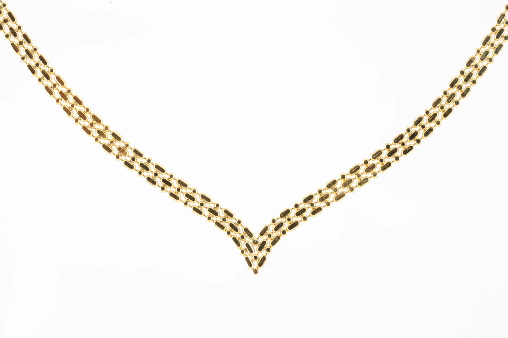 17" 14k Yellow Gold V Chain Necklace (11.10g.)