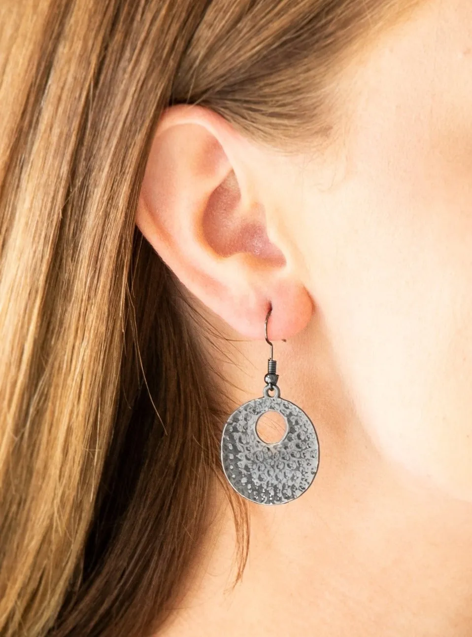 A Taste For Texture Black Earrings