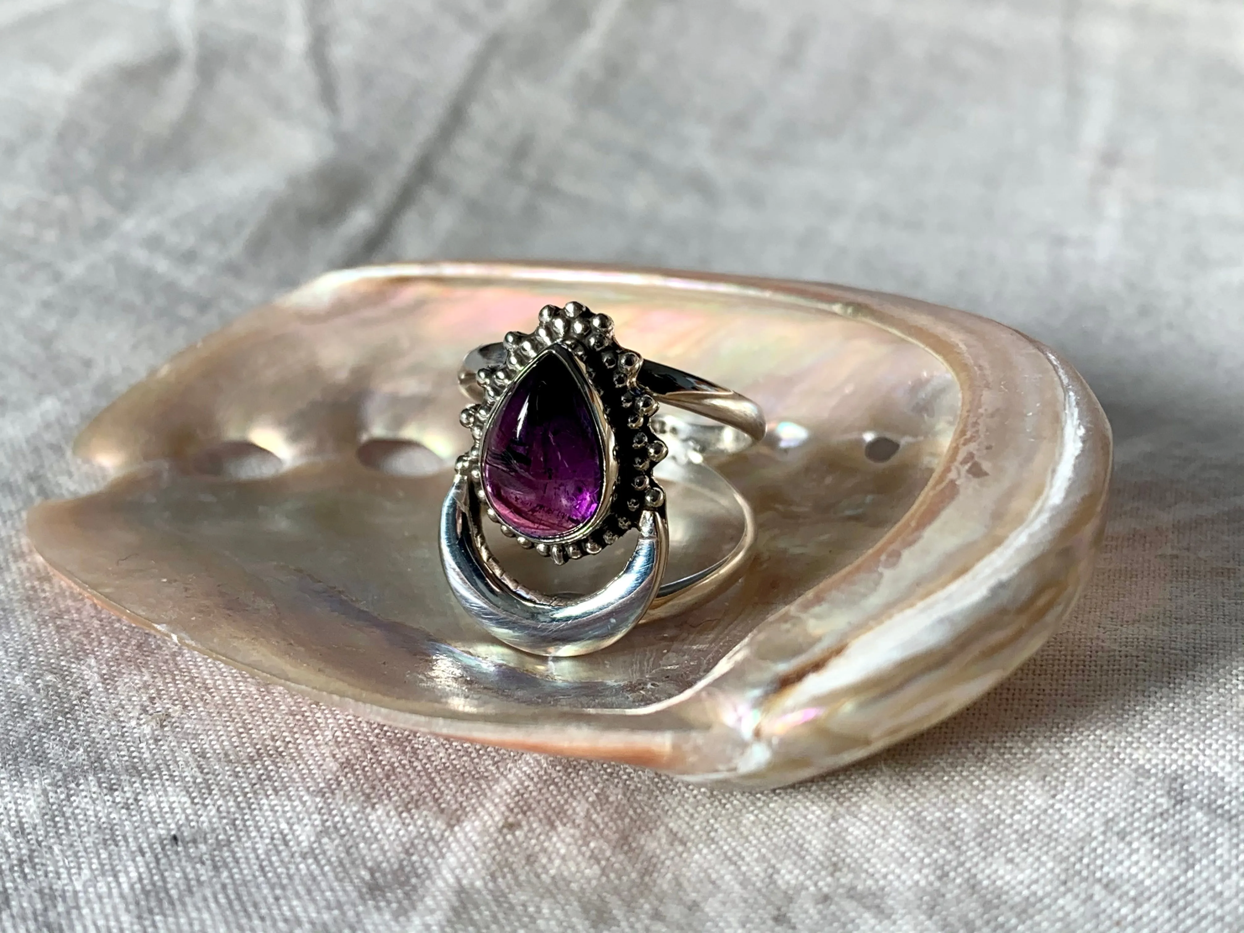 Amethyst Seraphina Ring (Cabochon)