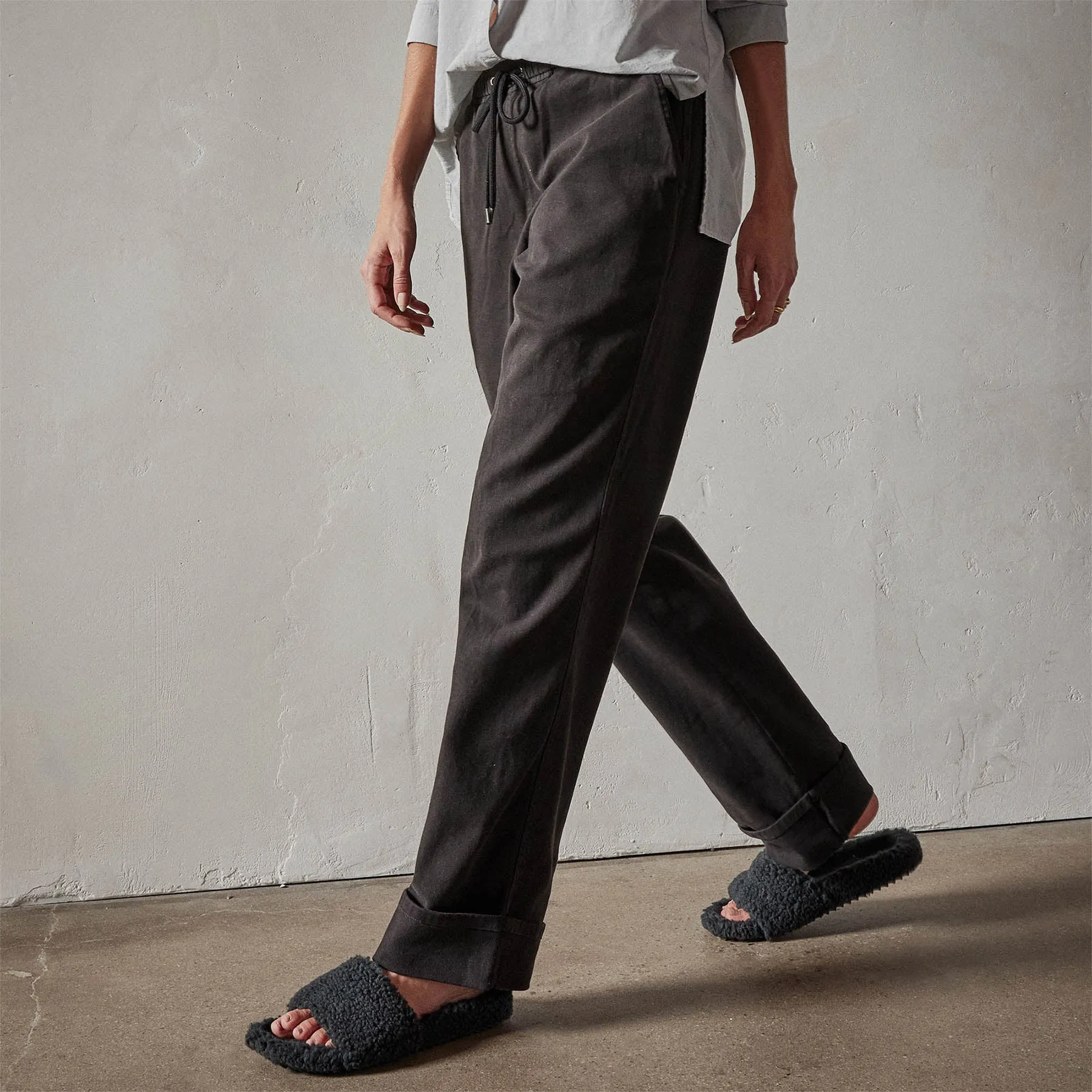 Brushed Cotton Twill Cuffed Trouser - Black