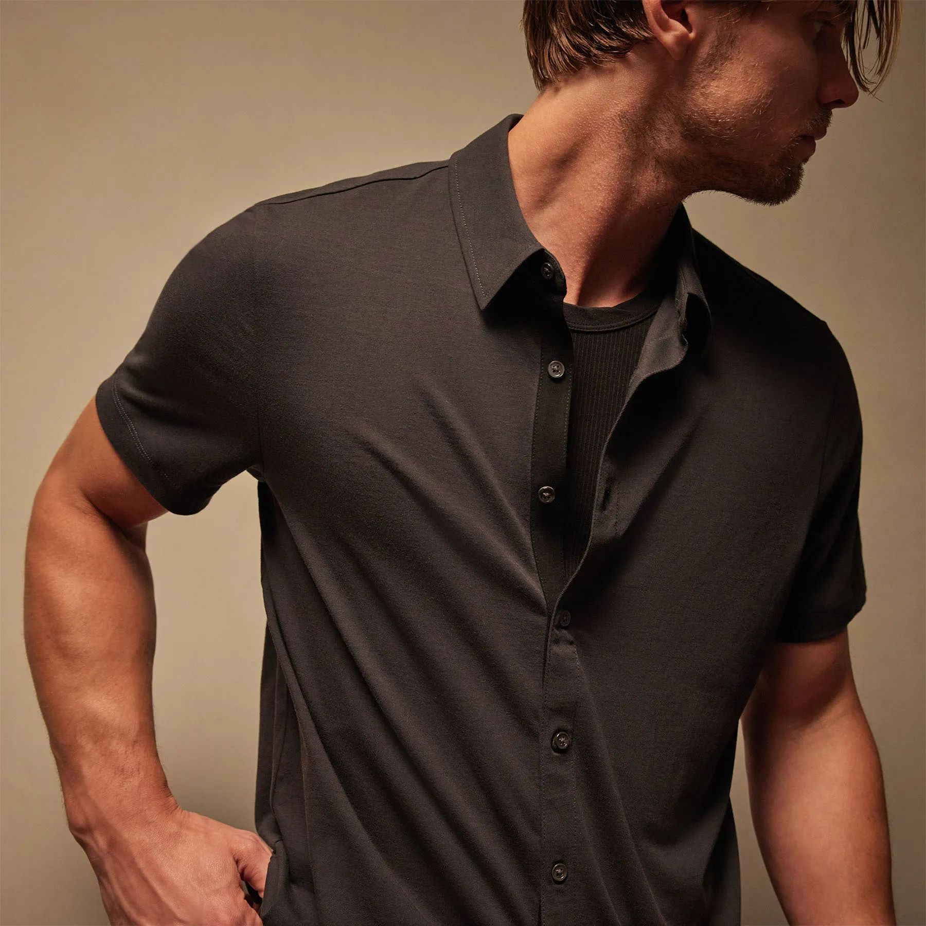 Clean Contrast Placket Short Sleeve - Magma/Black