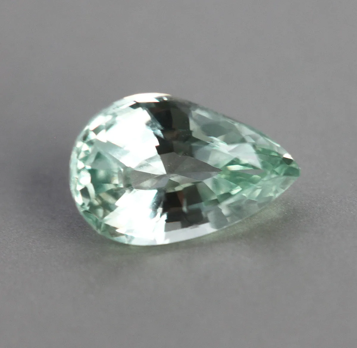 Loose 1.90 Ct Pear Mint Green Sapphire