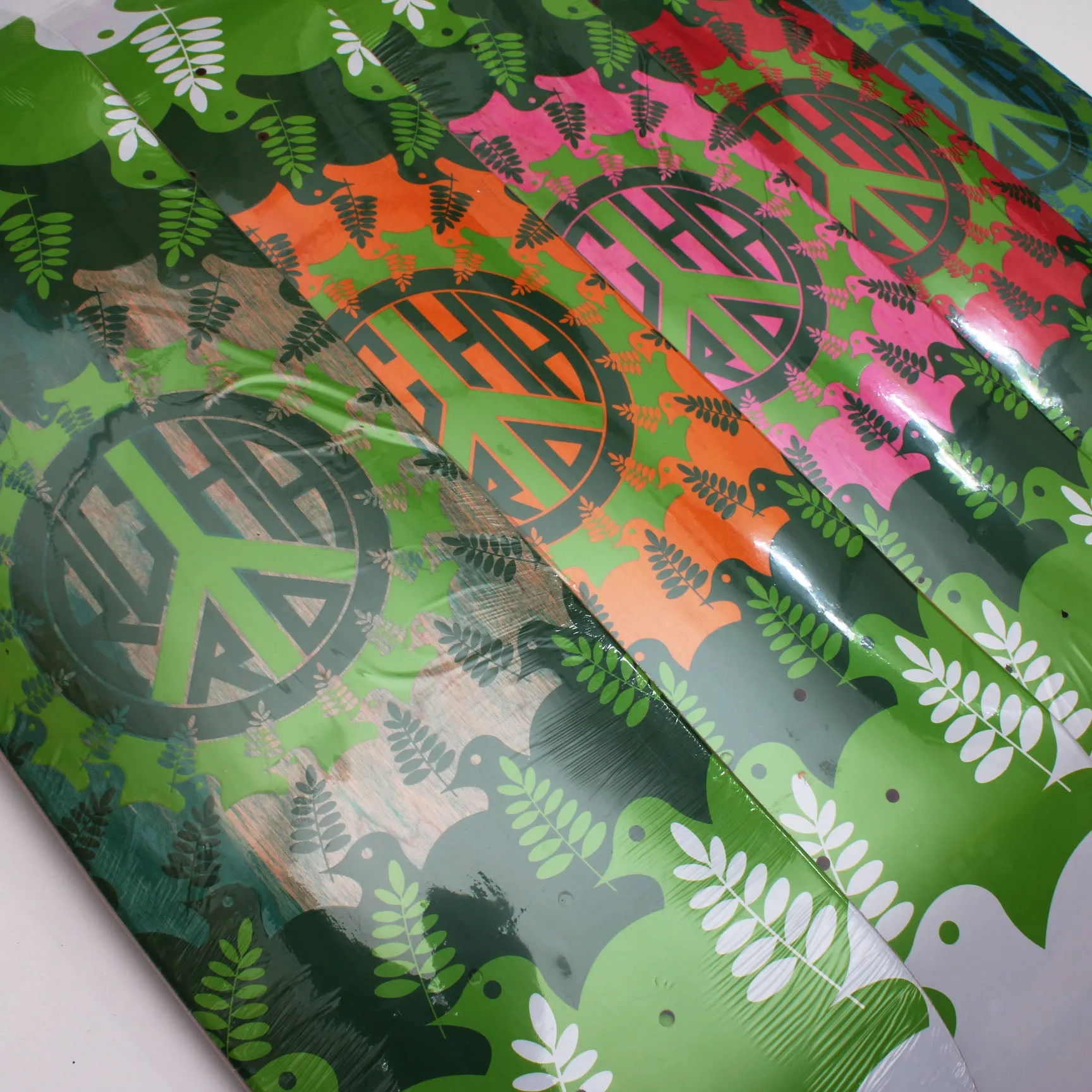 Orchard Peace by Damion Silver Deck 7.75"