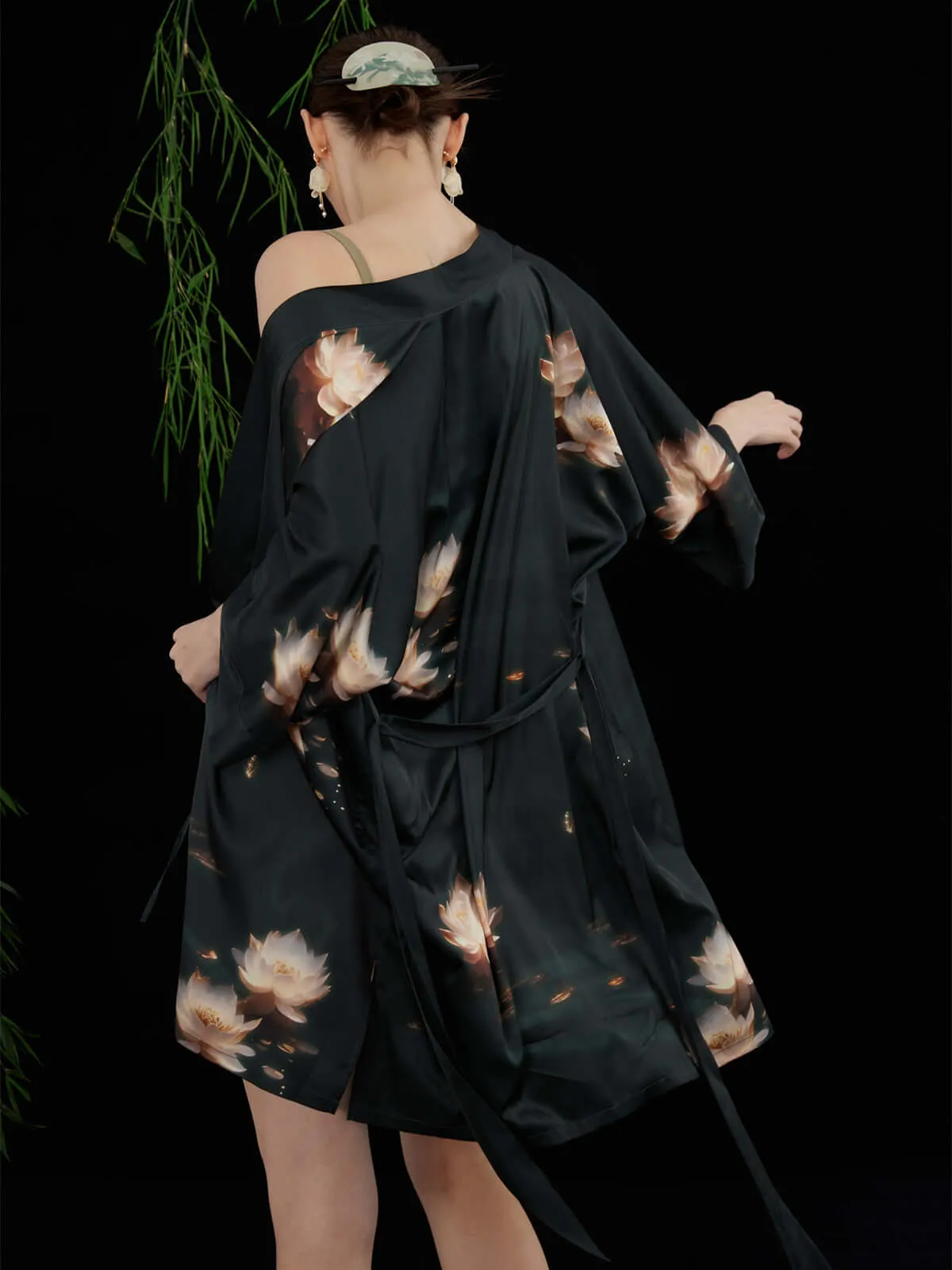 Short Kimono Robe Golden Lotus