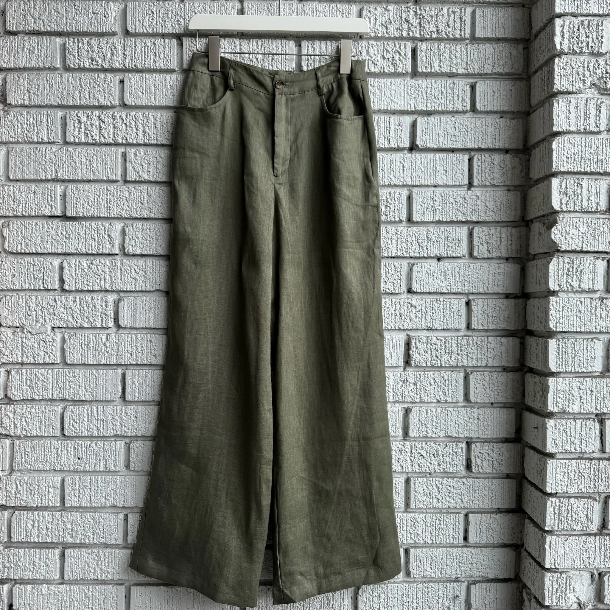 THE STAPLE Linen Trouser