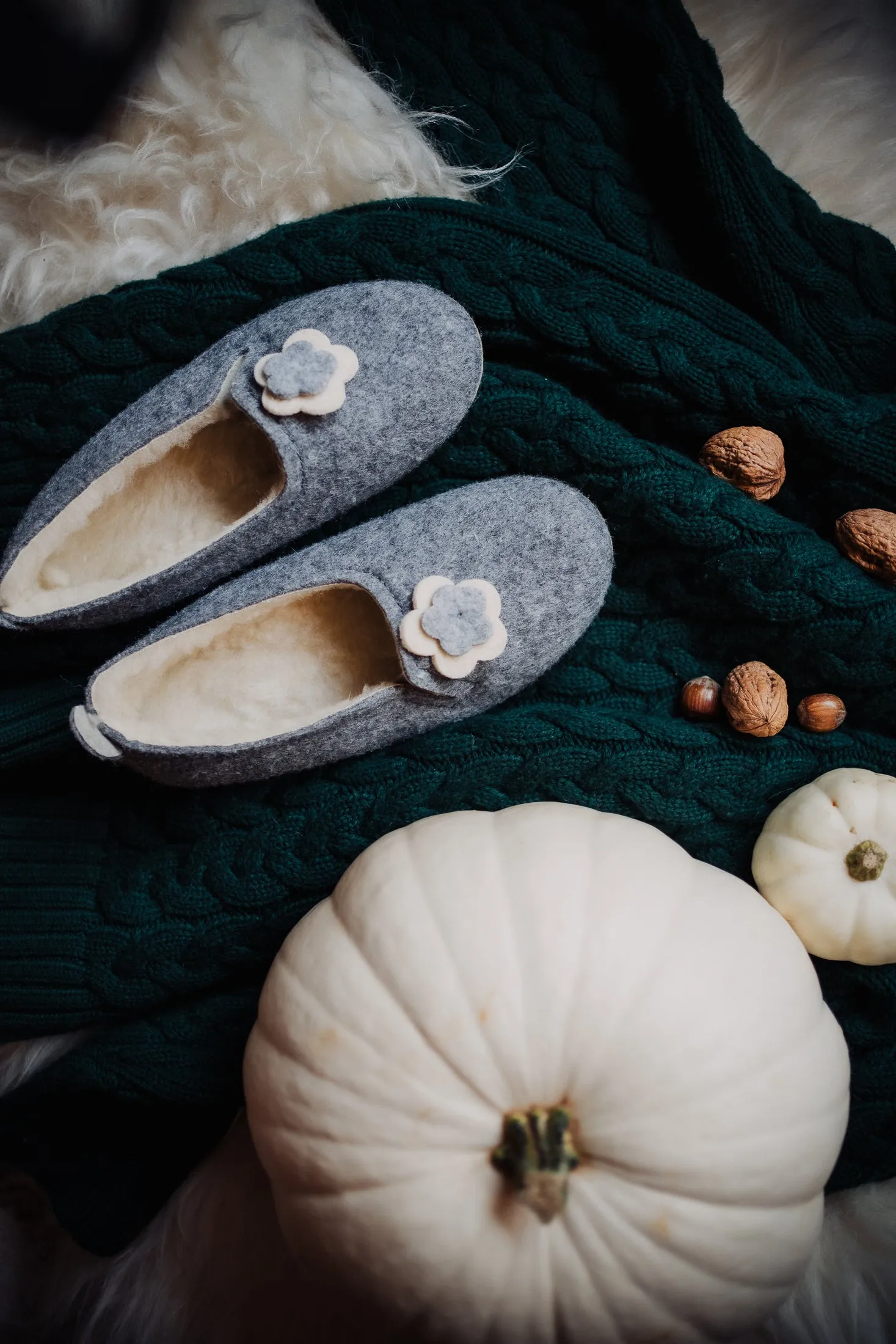 White Flower Felt Slippers with Wool